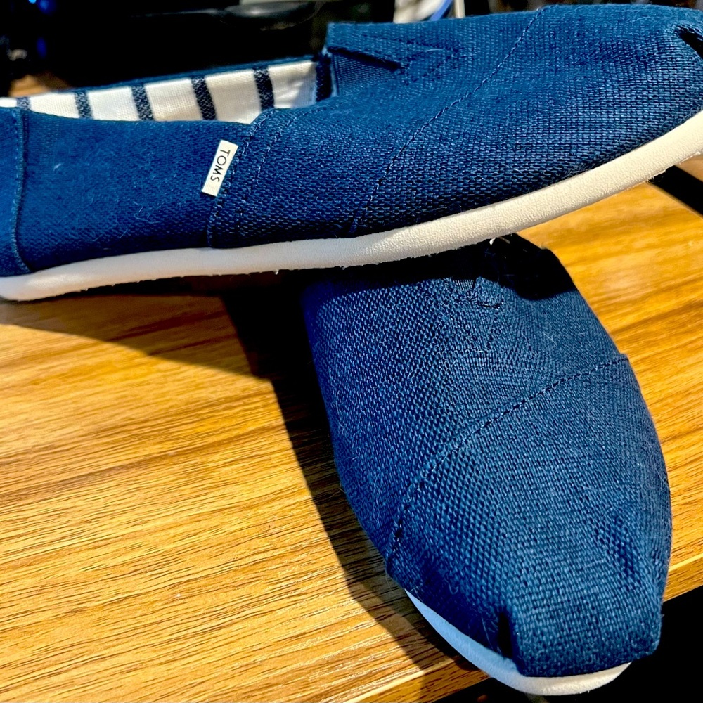 💥NWT TOMS Shoes💥